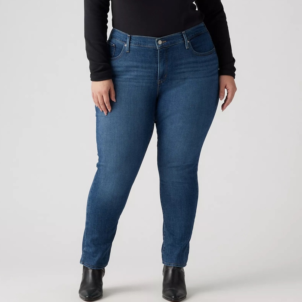 Levi Stauss & Co. 311 Shaping Skinny in Darker Medium Wash in Size 22W